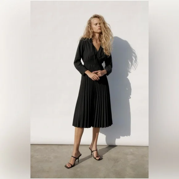 Zara PLEATED POPLIN DRESS size M - Picture 1 of 1
